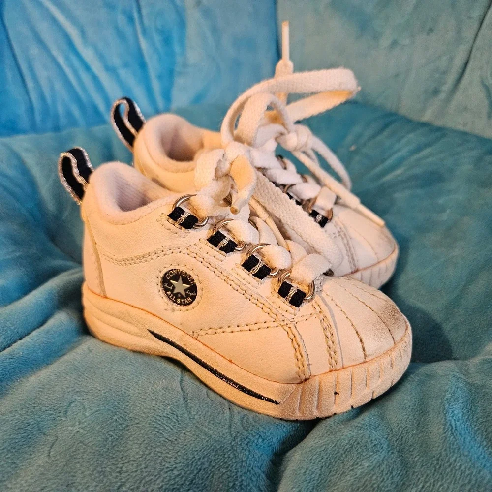 Converse All Star White Leather Low Top Toddler Shoes Sneakers Size‎ 4